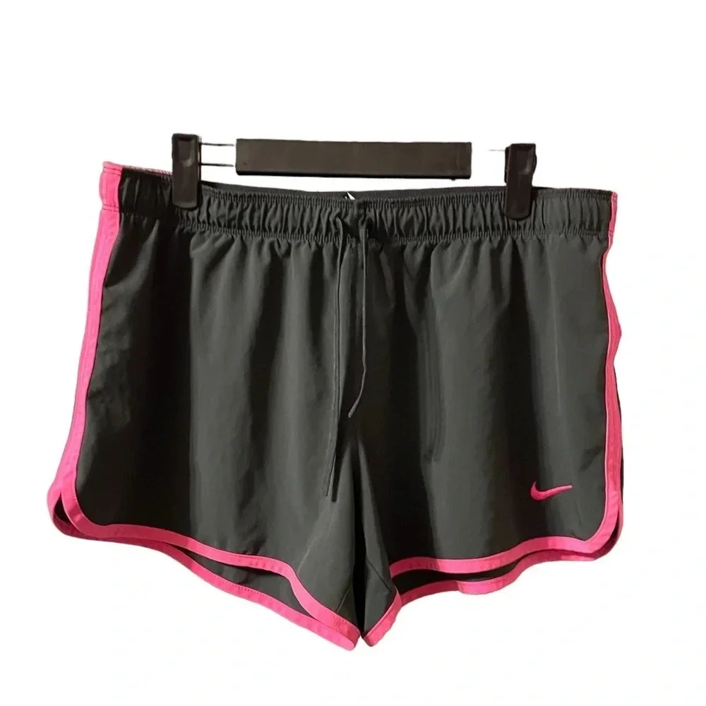 NIKE WOMENS COLOR BLOCK ACTIVE SHORTS